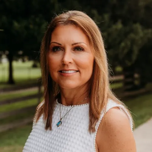 Connie Daniels Headshot