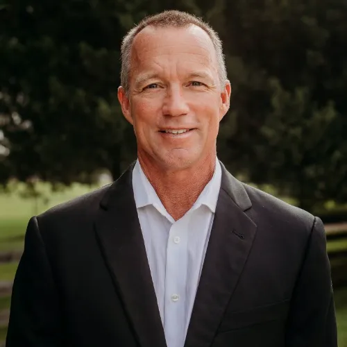 Dean Kennemer Headshot